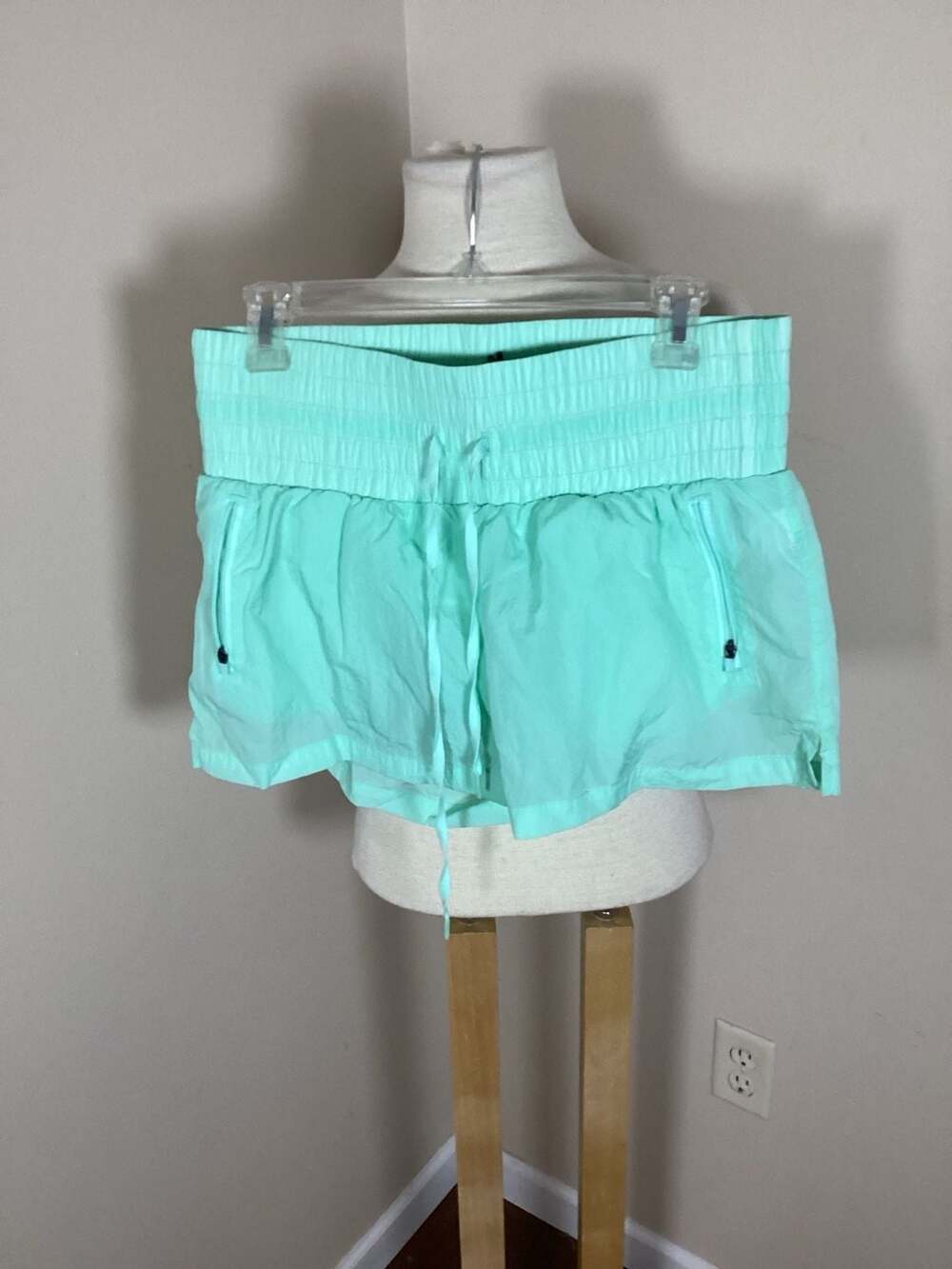 All Access Dynamic Smocked Waistband Athletic Shorts Mint Green Size S
